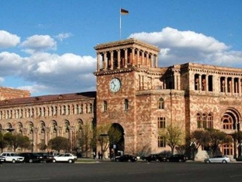 Կառավարությունը հերթական անգամ «մեկ անձից» գն...