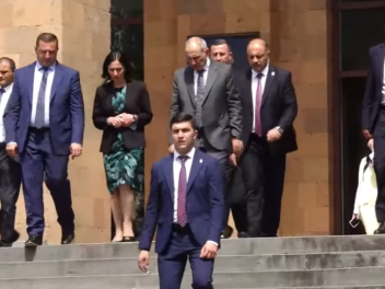 Փաշինյանը քիչ առաջ հեռացավ Երեւանի պետական հա...