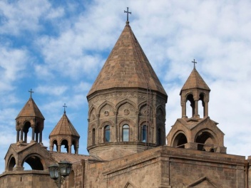 ԱԱԾ-ն այս պահին Մայր Աթոռի տարածքում է