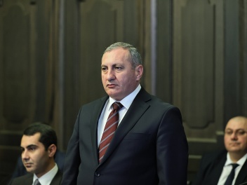 Տեղեկացնում եմ, որ հրաժարական եմ տալիս Լոռու...