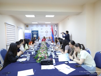 ՄԻՊ–ի աշխատակազմում անցկացվել է «Ընտանեկան բռ...