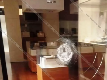 Կոտրել են Երևանի թիվ 13 դպրոցի պատուհանը