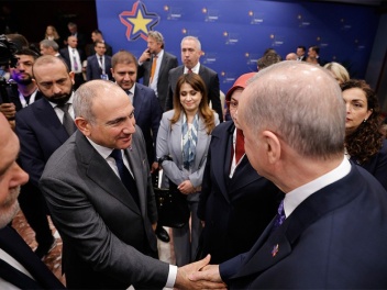 Անգամ Կաթողիկե Սուրբ Էջմիածնի տոնի օրը Նիկոլ...