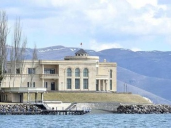ՔՊ-ականները մինչեւ ուշ գիշեր կերել-խմել են, ք...