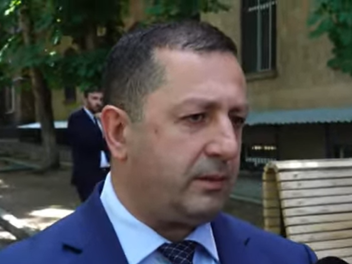 Այդ հարցերին ես չեմ պատասխանելու, որովհետև այսօր այլ առիթով ենք այստեղ․ ԵՊՀ ռեկտոր