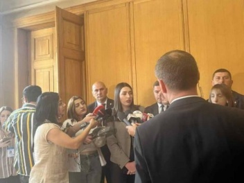 Արփինե Սարգսյանը իրեն շրջապատել է ախրանայով ․«Հրապարակ»