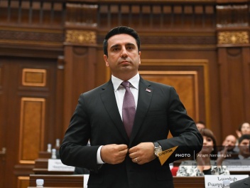 Փաշինյանն ու կառավարության մեծամասնությունը, ինչպես նաեւ՝ ԱԺ մատյան գունդը երեկ «լռվել» էին Ֆեյսբուքում. «Հրապարակ»