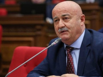 Հովիկ Աղազարյանը ընկել է նոր պատմության մեջ ....