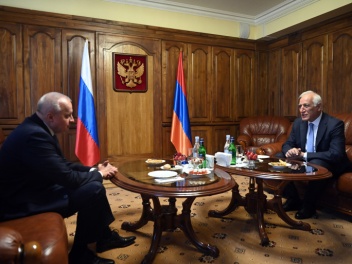 Վահագն Խաչատուրյանը Ռուսաստանի օրվա կապակցութ...