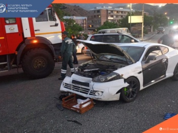 Երևան-Մեղրի ավտոճանապարհին բախվել են «VAZ»-ը...