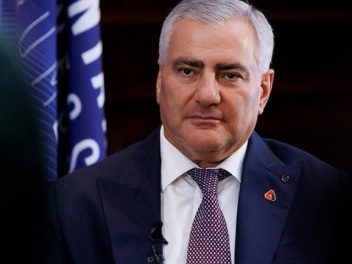 Շուտով մենք միասին ներքին համերաշխություն ենք...