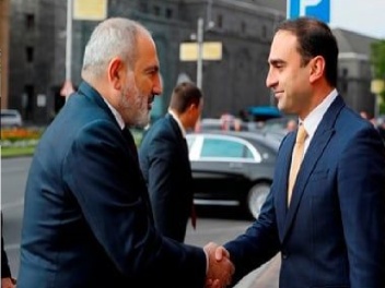 «Իրավունք». Փաշինյանն Ավինյանից «ատչոտ» է պահանջել. պատասխանը նրան հունից հանել է
