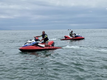 Քաղաքացիները Սևանում հեծանվանավակով հեռացել են ափից․ օգնության են հասել ջրափրկարարները