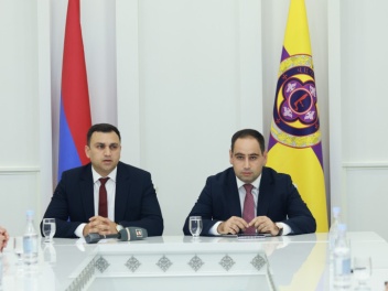 Խուդաթյանը Վաղարշապատի համայնքապետարանի աշխատ...