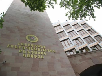 Ապացույցներ կեղծված լինելու մասին պնդում անող...