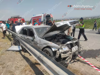 Երևան-Երասխ ճանապարհին բախվել են «Toyota Land...