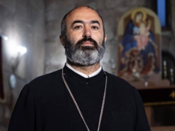 Բավարա՞ր է սաղմոսներ և Ավետարան կարդալը Եկեղեցու անդամ լինելու համար. Տեր Վրթանես քահանա Բաղալյան