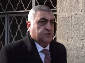 Դատավոր Մասիս Մելքոնյանը երիտասարդ կնոջ հետ է կապվել եւ հեռացել ընտանիքից. «Հրապարակ»