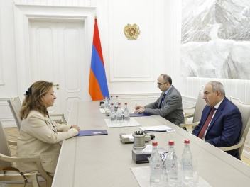 Փաշինյանը հրաժեշտի հանդիպում է ունեցել Լիբանանի դեսպանի հետ