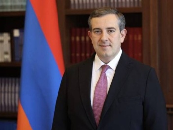 «Հրապարակ». «Մի ֆուռ» խնդիրները թողած` արձակո...