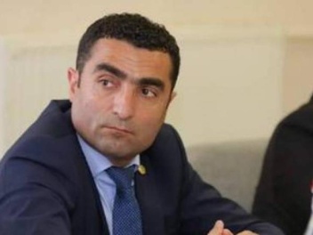 Արտահերթ հայց է ներկայացվել Ռոմանոս Պետրոսյանի դեմ. փաստաբան