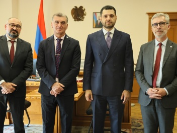 Համբարձում Մաթևոսյանը Օլիվեր Ավրամոսկու և Բոր...