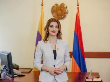 էջմիածնի նախկին համայնքապետ Դիանա Գասպարյանին...