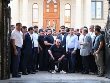Դատարանի որոշմամբ՝ Սամվել Կարապետյանի բնակարա...