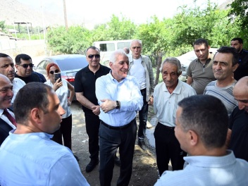 Մեր երկրում փողի խնդիր չկա. Վահագն Խաչատուրյա...