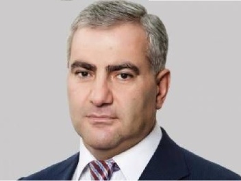 «Հրապարակ». Քաղաքական ուժ ձեւավորելու աշխատանքներ են սկսել. ՔՊ–ում մտահոգ են