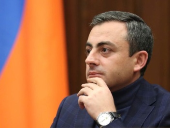 Իշխան Սաղաթելյանը մեկնել է Մոսկվա. «Ժողովուրդ»