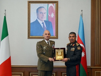 Իտալիայի ԶՈՒ ԳՇ պետը Բաքվում է