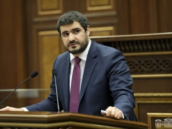Վայ Աղազարյանի հույսին մնաք դուք. Կիրկորովով, Սոբչակով, Կրուտոյով չստացվեց, հիմա էլ Աղազարյանին են ուղարկել այստեղ. Արման Եղոյան