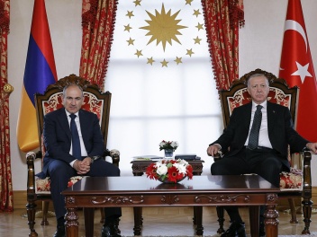 Բոլոր հարցերը քննարկվել են՝ կոմունիկացիաների բացումից մինչև Անիի պատմական կամրջի վերականգնում․ Փաշինյան
