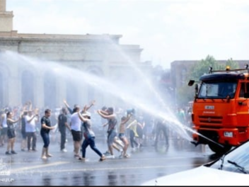 Վարդավառի տոնակատարությունների ժամանակ բոլոր վարչական շրջաններում ընդհանուր առմամբ օգտագործվել է 25 ջրցան մեքենա