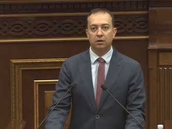 Կտուգանվեն 2 ավտոմեքենայի մասնակցությամբ ՃՏՊ-ի այն վարորդները, որոնք 20 րոպեում չեն հեռացնի տրանսպորտային միջոցը պատահարի վայրից