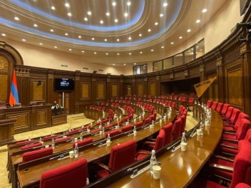 Կառավարության նախաձեռնությամբ հրավիրված ԱԺ ար...