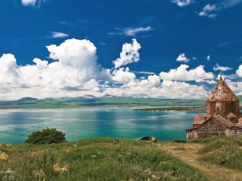 Սևանա լճի ջրի միջին ջերմաստիճանն առափնյա հատվածում օգոստոսի 4-ի ժամը 08։00-ի դրությամբ, կազմել է 20.8 աստիճան