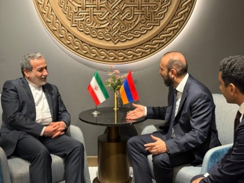 Երևանում Արարատ Միրզոյանն ու Աբբաս Արաղչին հա...