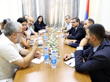 Արմեն Մկրտչյանն ընդունել է Ժնևյան անվտանգությ...
