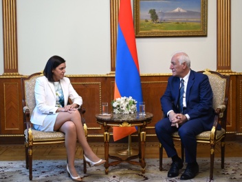 Խաչատուրյանն ընդունել է ՀՀ-ում Ուրուգվայի դես...