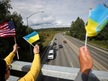 WSJ: украинских беженцев начнут высылать из С...