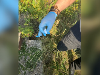 Փաթեթներով թմրամիջոց տեղադրող երիտասարդ է կալանավորվել