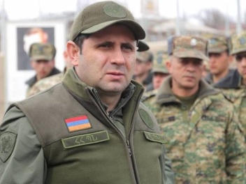 Բանակում կրճատումներ են. «Հրապարակ»