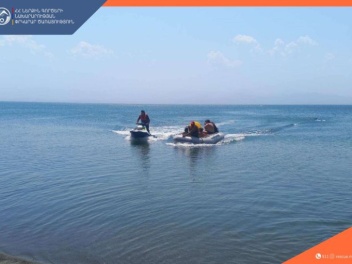 Փրկարարները քաղաքացիներին դուրս են բերել ափ