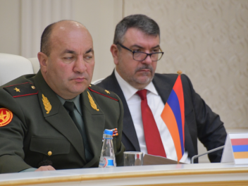Գեներալ-մայոր Արտակ Տոնոյանը պաշտպանության նա...