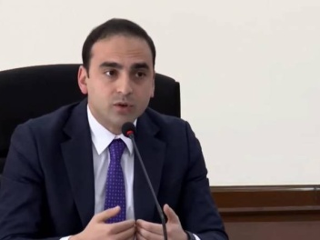 Վերջին տարիների ընթացքում Երևանը սեփական եկամուտները գրեթե եռապատկել է, կարող ենք ավելին, կենտրոնացե'ք. Ավինյանը՝ վարչական շրջանների ղեկավարներին