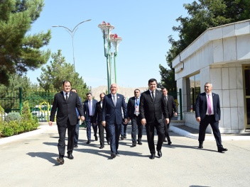 Խաչատուրյանն այցելել է Թուրքմենբաշիի նավթի վե...