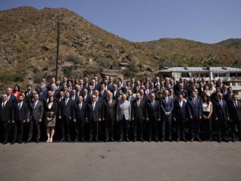 Որն է դիվանագետների հանդիպման մեխը․ «Հրապարակ...