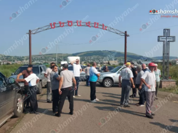 Մեծավանցիները, ի նշան բողոքի, դարձյալ փակել ե...